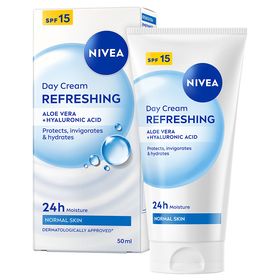 NIVEA Moisture Day Care SPF15 Återfuktande dagkräm 50 ml