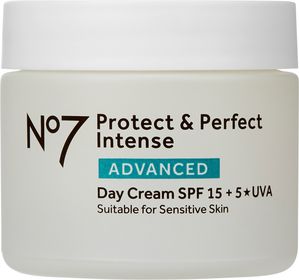 No7 Protect&Perfect Intense Advanced Day Cream SPF 15 Återfuktande dagkräm 50 ml